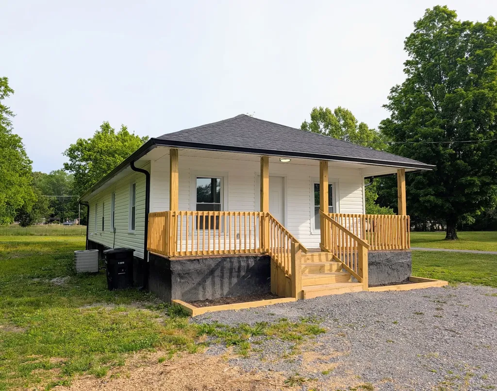 815 E Grundy Street Tullahoma TN 37388