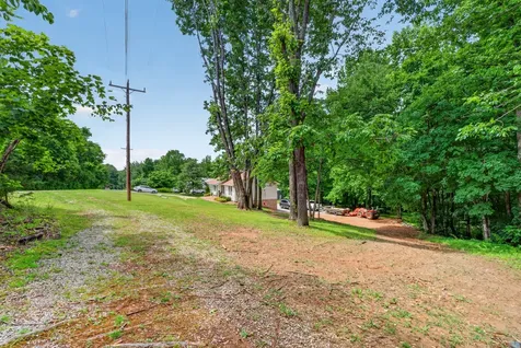 2381 Palmyra Road Palmyra TN 37142