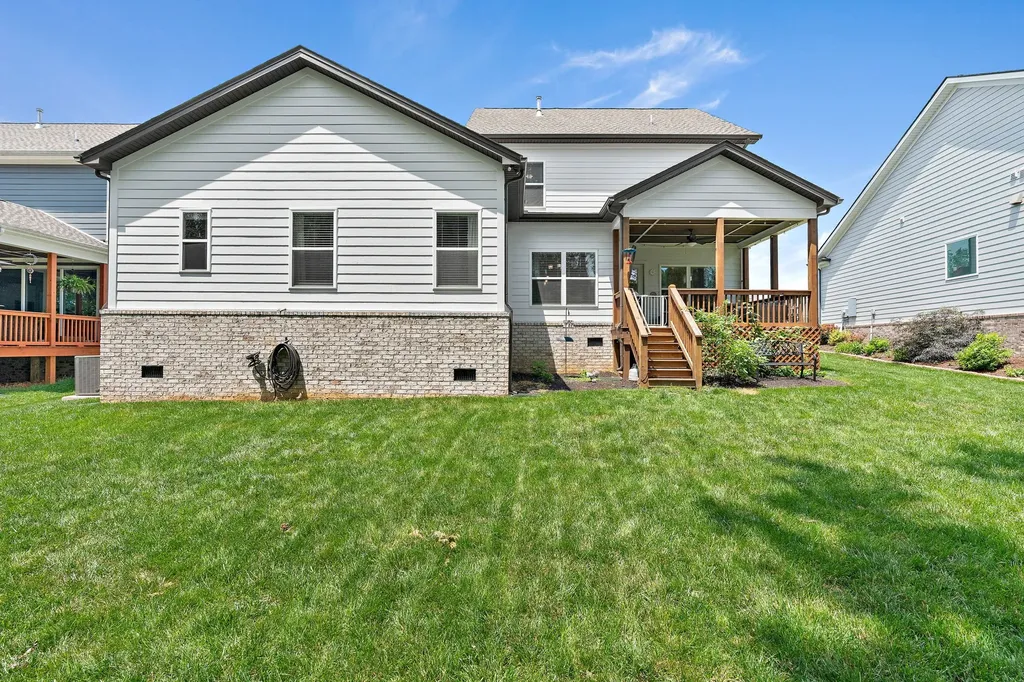 1327 Batbriar Road Murfreesboro TN 37128