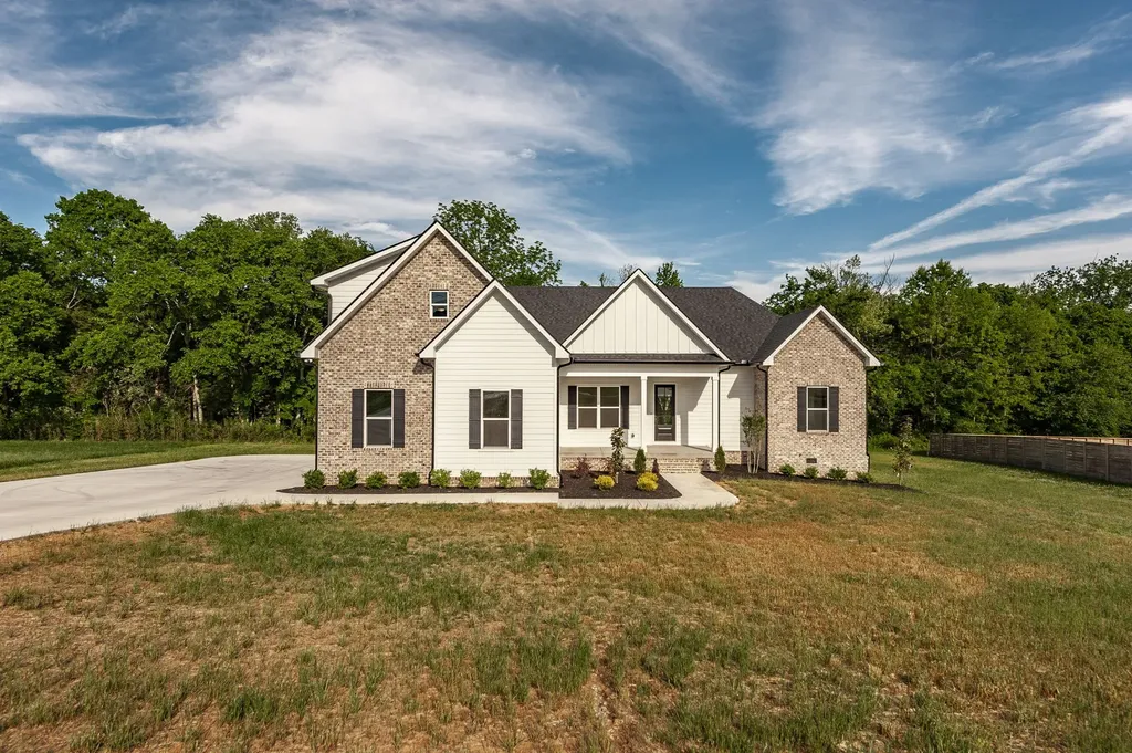 330 Thoroughbred Lane Hartsville TN 37074