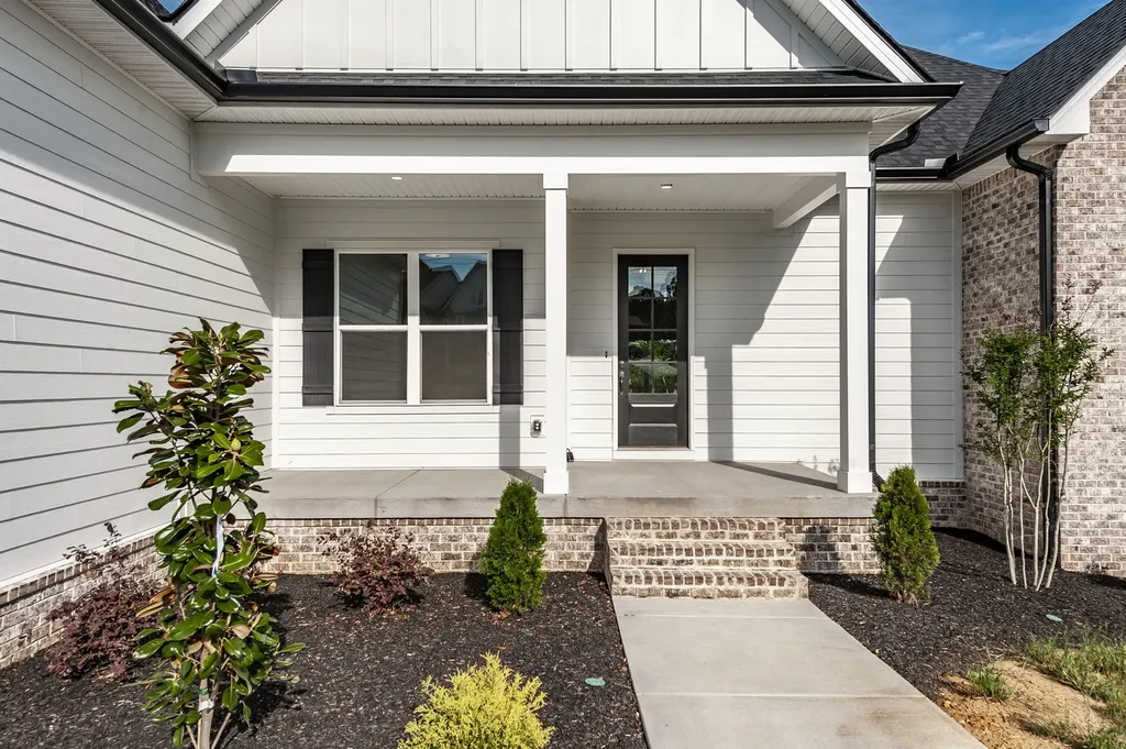 330 Thoroughbred Lane Hartsville TN 37074