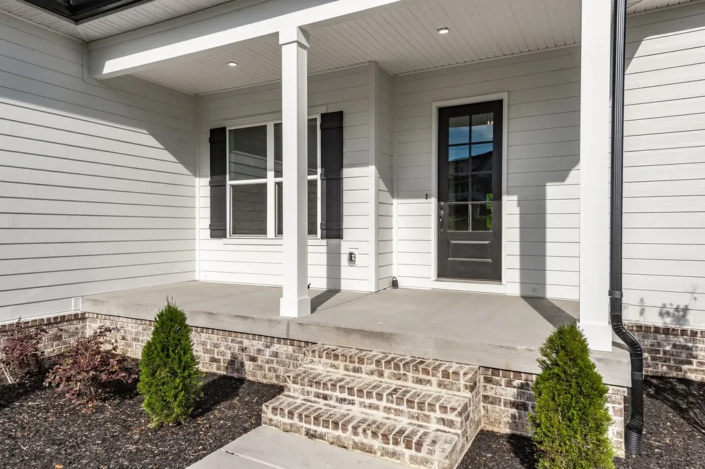 330 Thoroughbred Lane Hartsville TN 37074