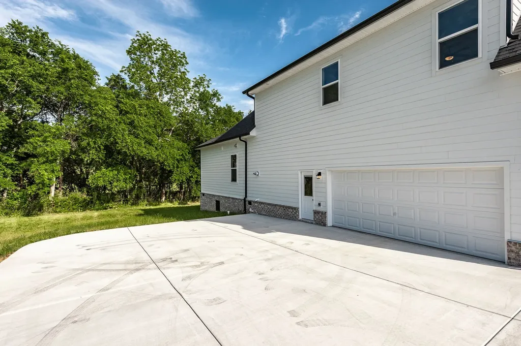 330 Thoroughbred Lane Hartsville TN 37074