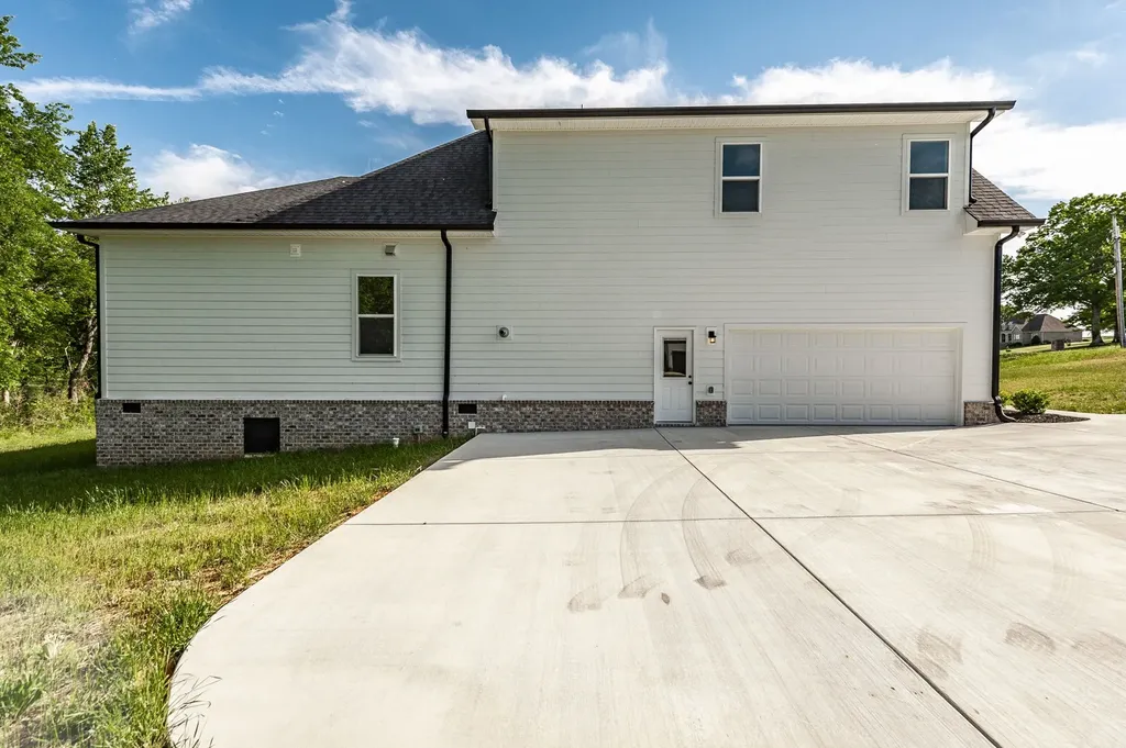 330 Thoroughbred Lane Hartsville TN 37074