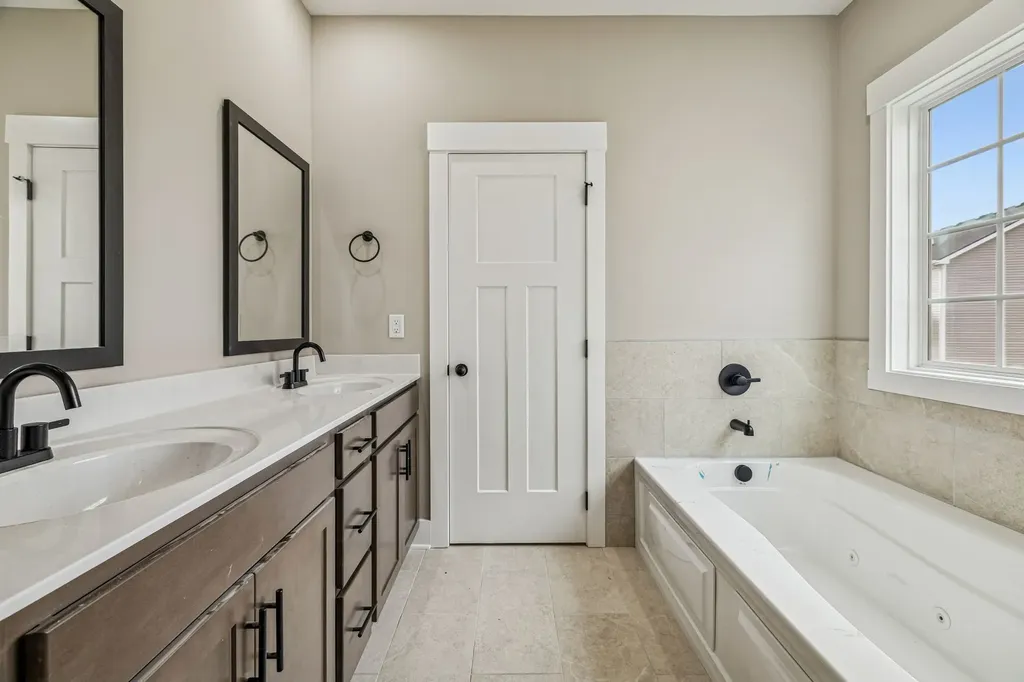 339 Cardinal Creek Clarksville TN 37040