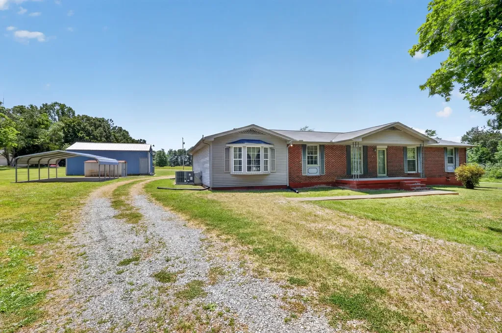 1130 Parkers Chapel Road Portland TN 37148