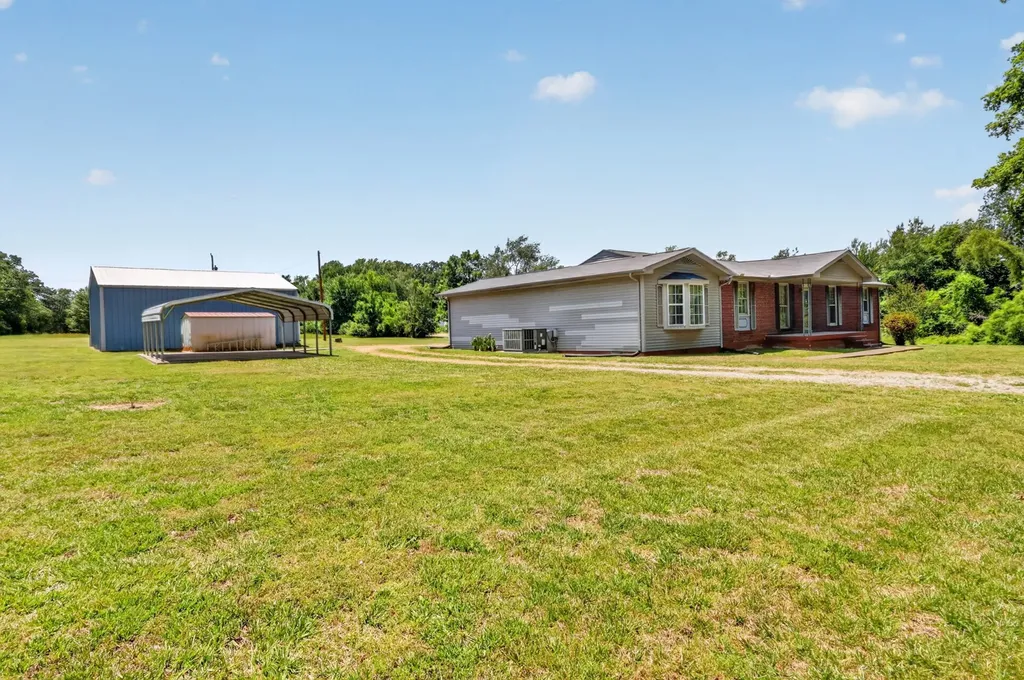 1130 Parkers Chapel Road Portland TN 37148