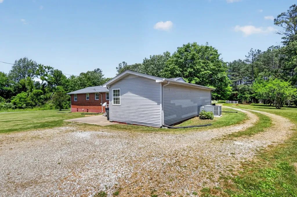 1130 Parkers Chapel Road Portland TN 37148