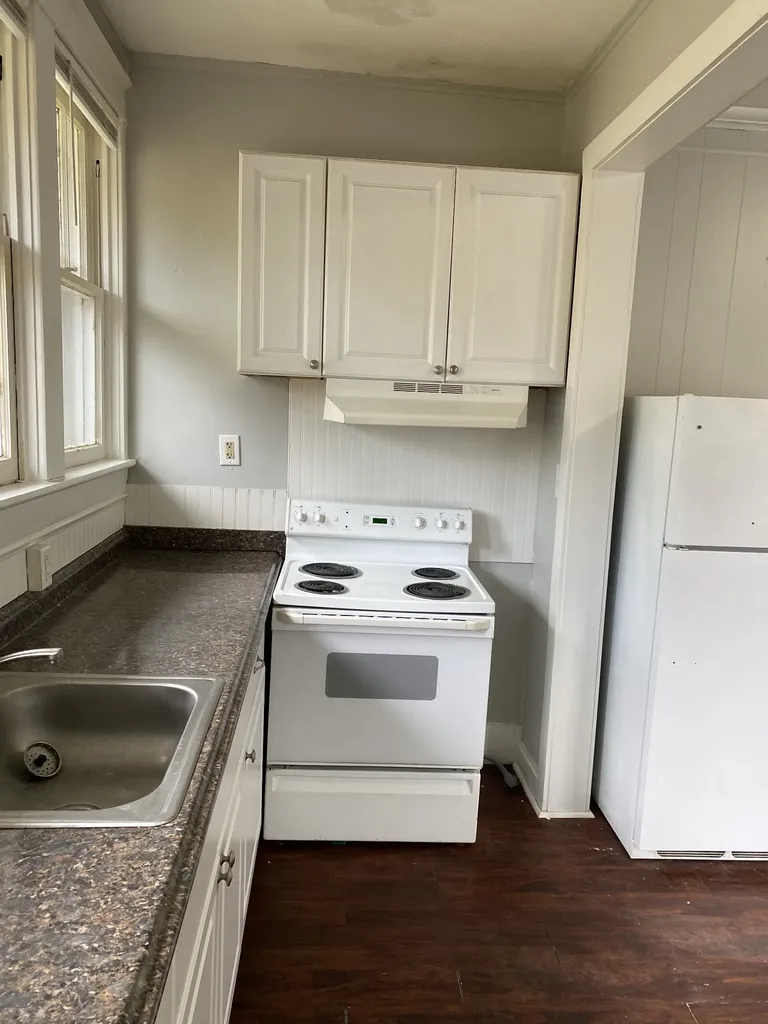 212 W End Avenue Dickson TN 37055