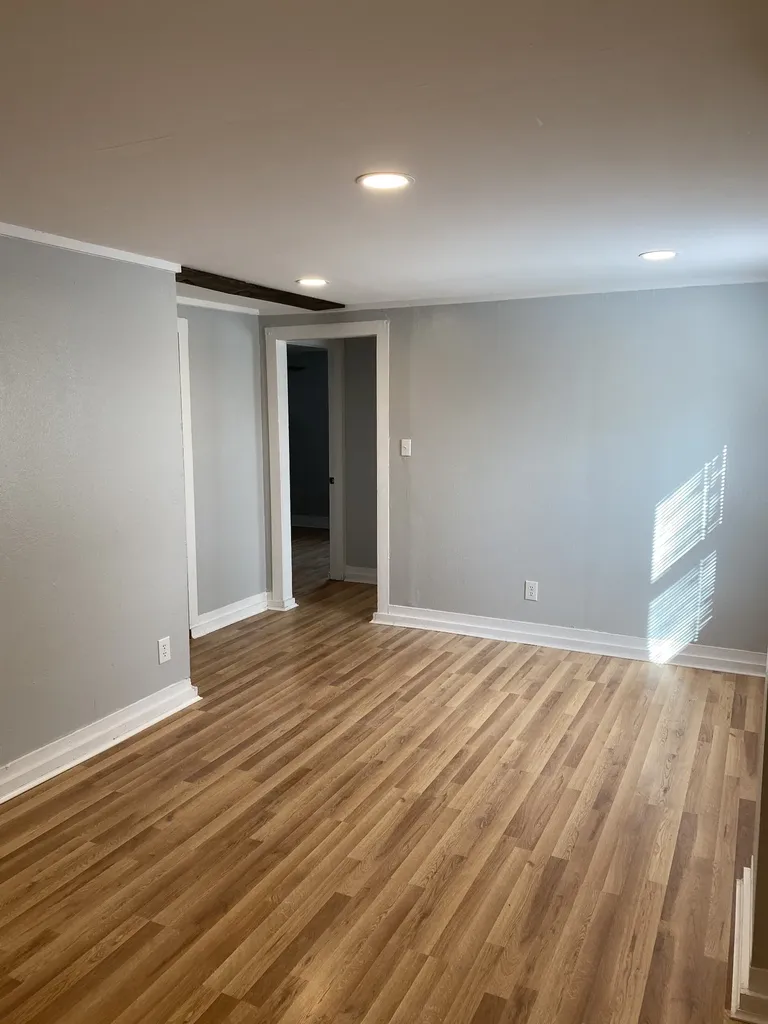 212 W End Avenue Dickson TN 37055