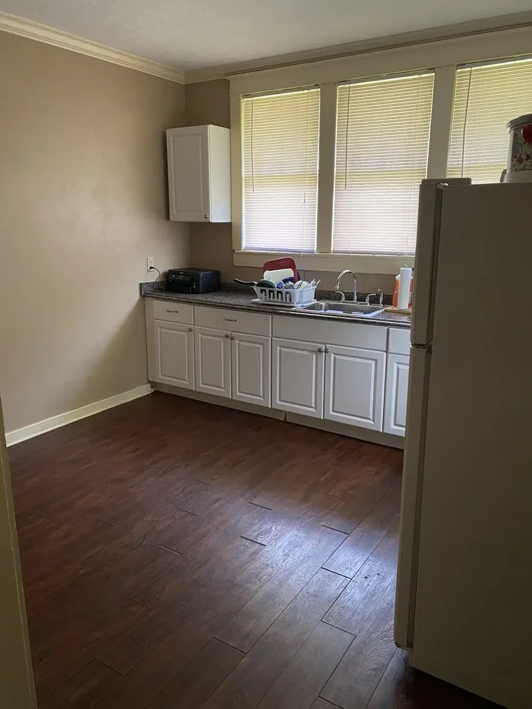 212 W End Avenue Dickson TN 37055