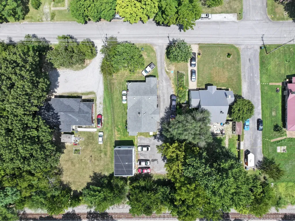 212 W End Avenue Dickson TN 37055