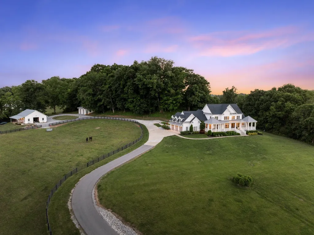 1935 Thompson Station Road, W Thompsons Station TN 37179