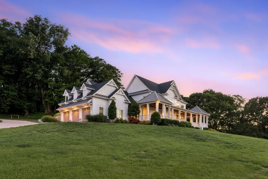1935 Thompson Station Road, W Thompsons Station TN 37179