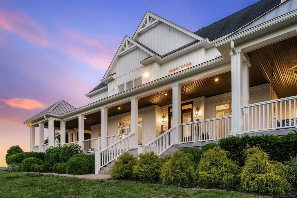 1935 Thompson Station Road, W Thompsons Station TN 37179