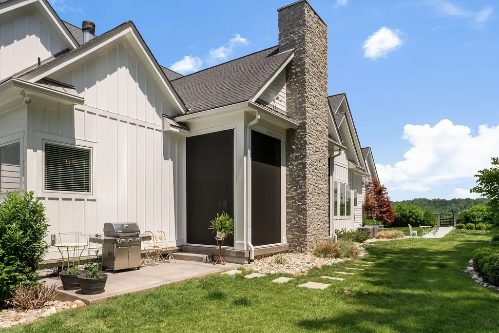 1935 Thompson Station Road, W Thompsons Station TN 37179