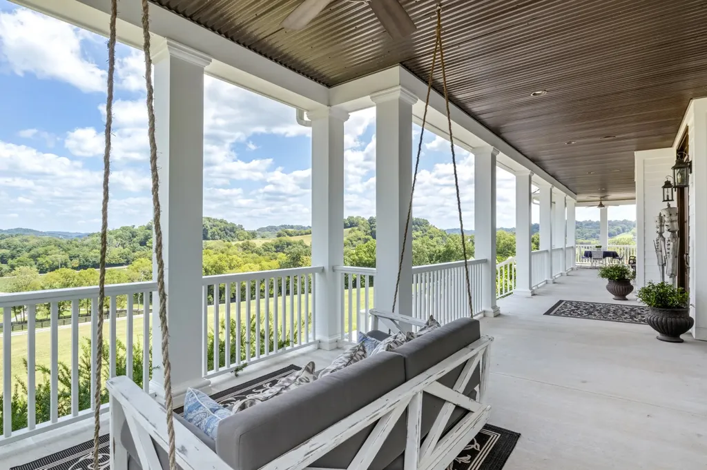 1935 Thompson Station Road, W Thompsons Station TN 37179