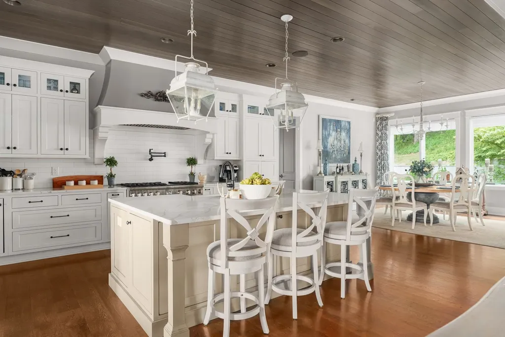1935 Thompson Station Road, W Thompsons Station TN 37179
