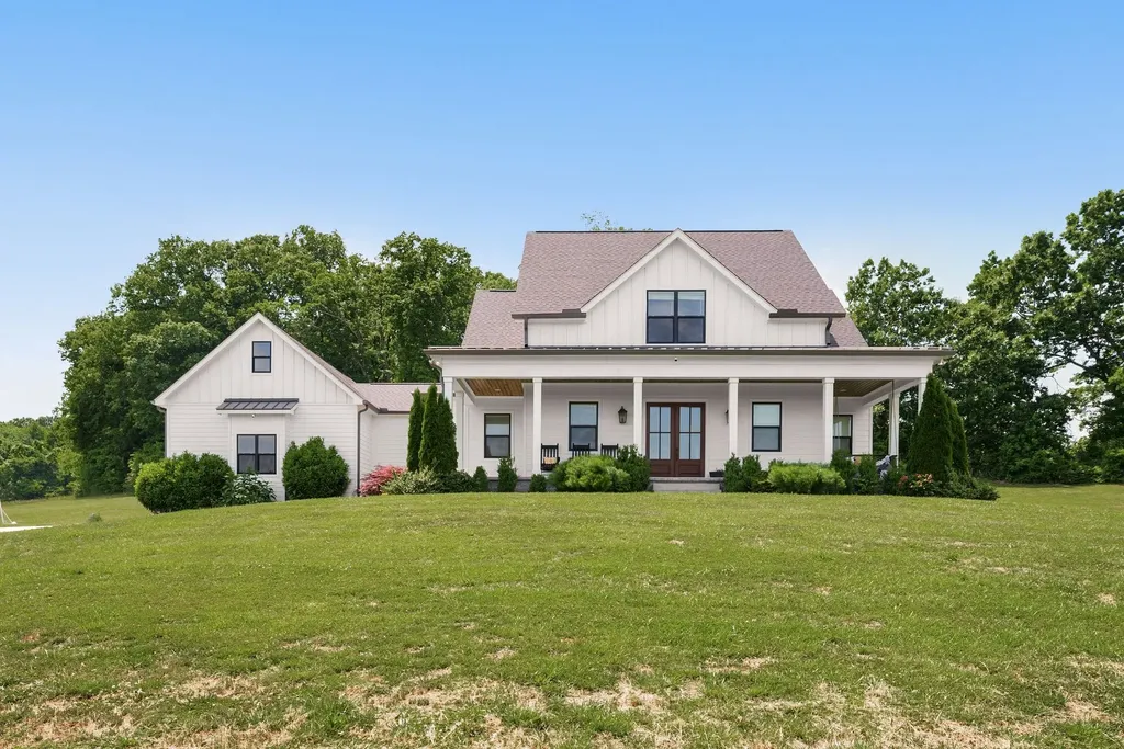 1935 Thompson Station Road, W Thompsons Station TN 37179