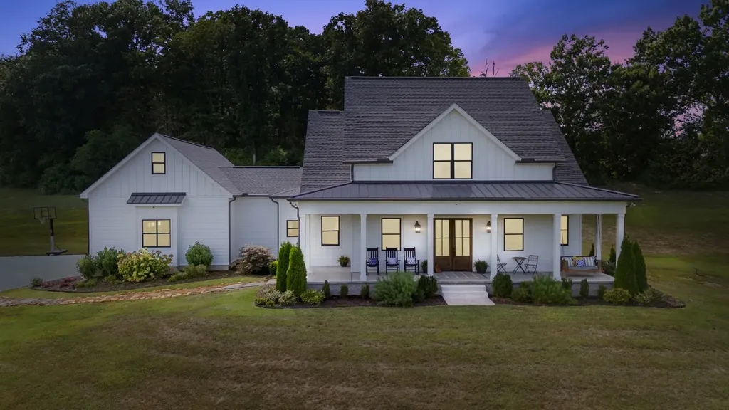 1935 Thompson Station Road, W Thompsons Station TN 37179