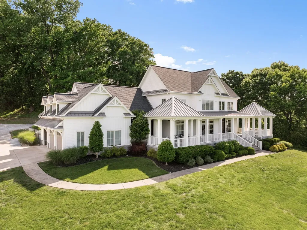 1935 Thompson Station Road, W Thompsons Station TN 37179