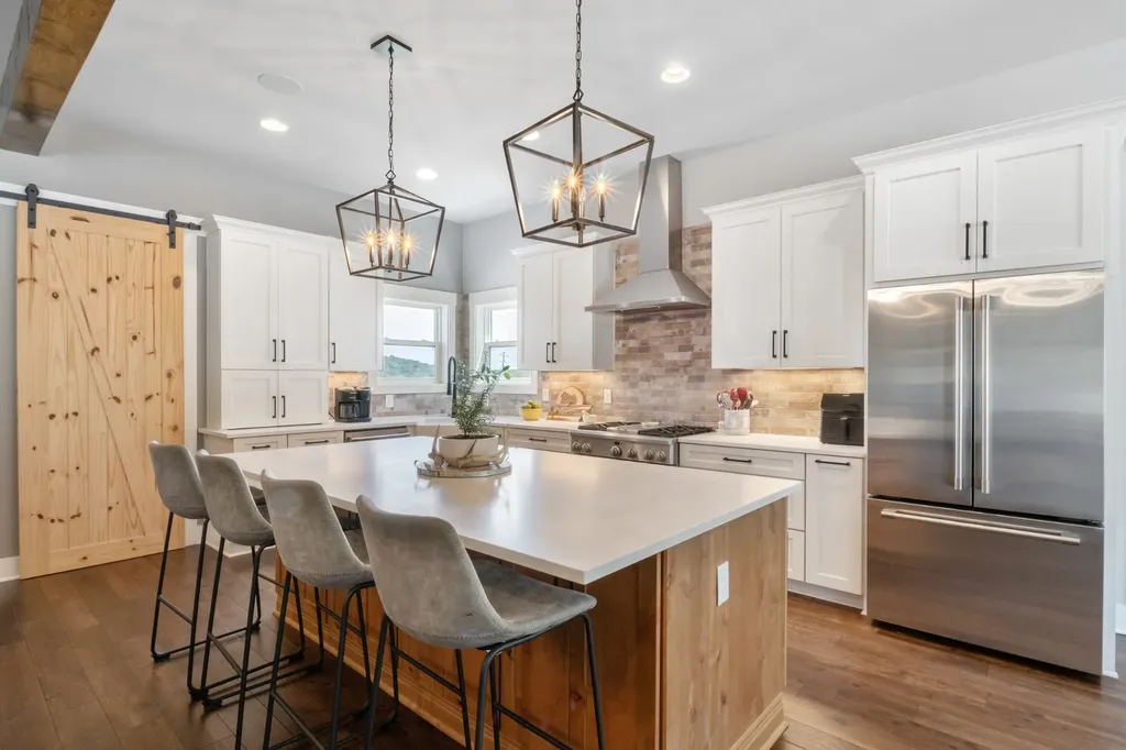 1935 Thompson Station Road, W Thompsons Station TN 37179