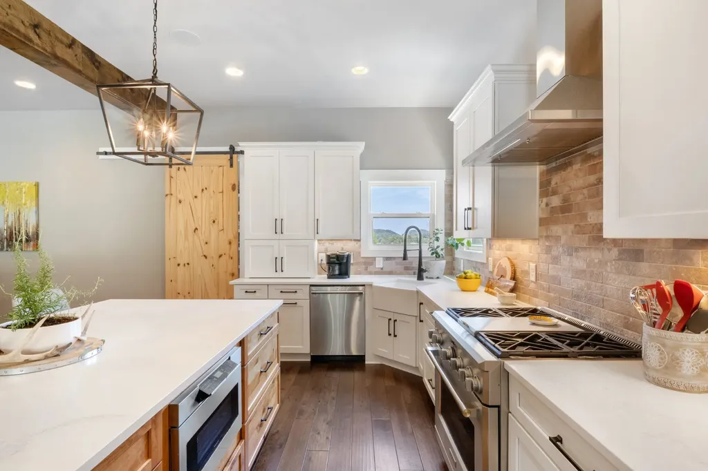 1935 Thompson Station Road, W Thompsons Station TN 37179