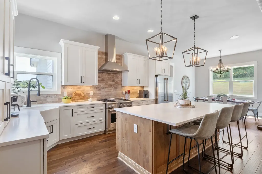 1935 Thompson Station Road, W Thompsons Station TN 37179