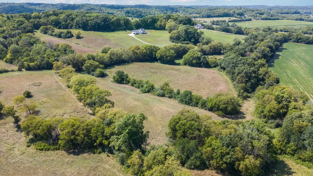 1935 Thompson Station Road, W Thompsons Station TN 37179