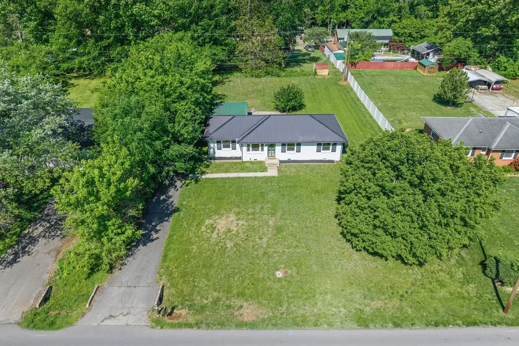 10 Bunker Hill Road Clarksville TN 37042
