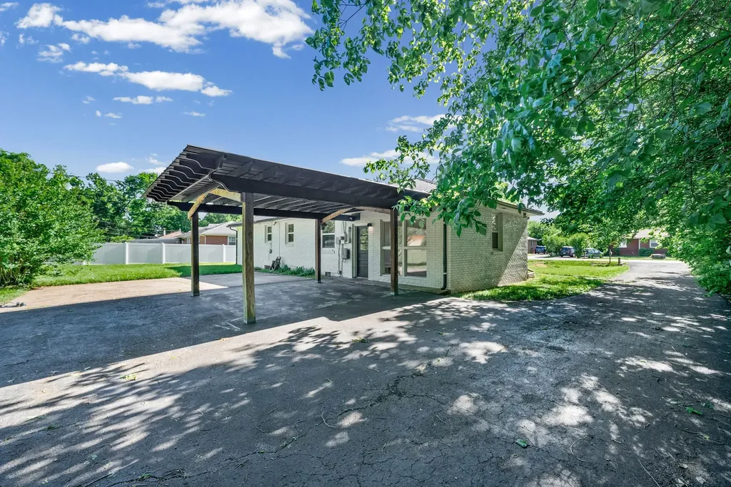 10 Bunker Hill Road Clarksville TN 37042