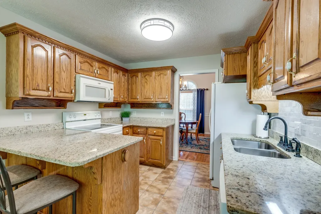 111 Terry Lane Cottontown TN 37048