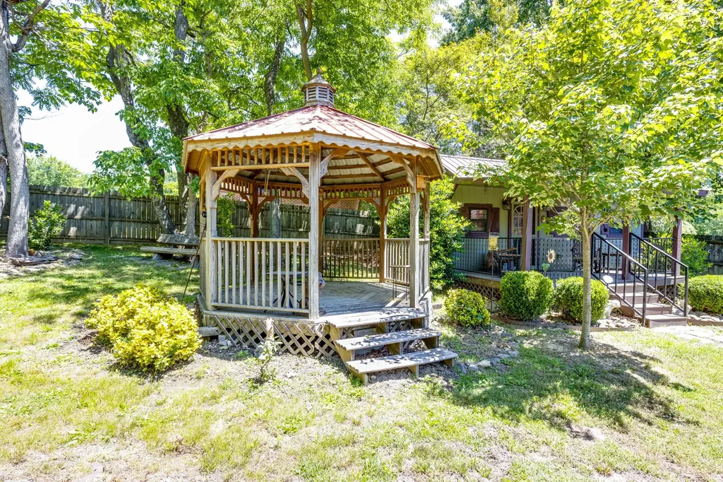 111 Terry Lane Cottontown TN 37048