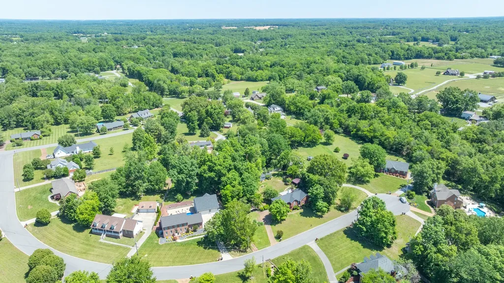 111 Terry Lane Cottontown TN 37048