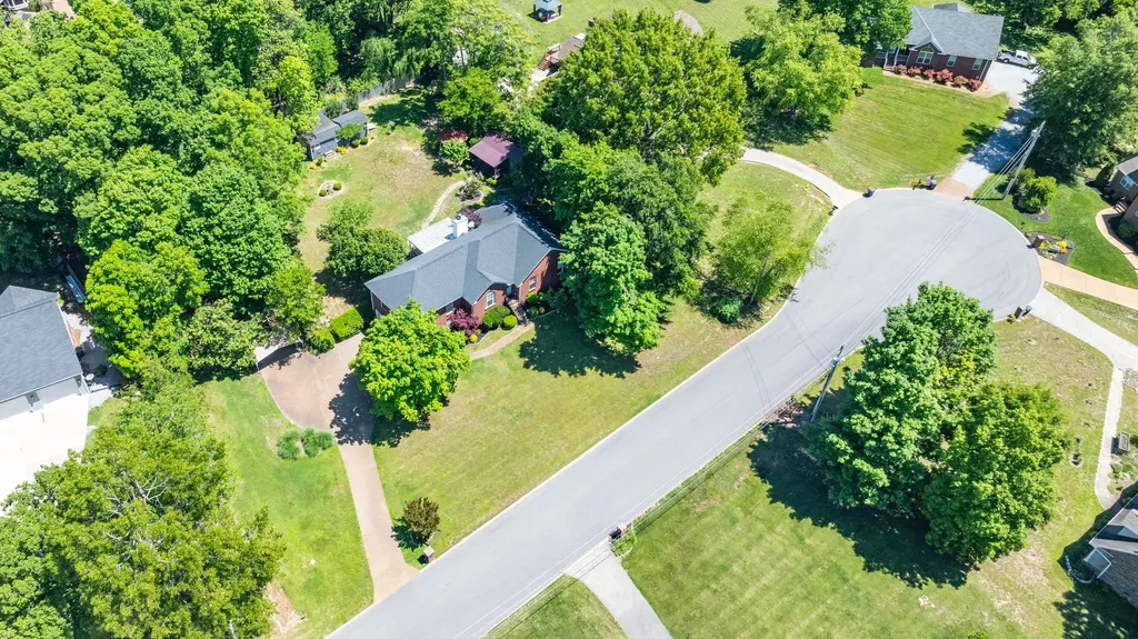 111 Terry Lane Cottontown TN 37048
