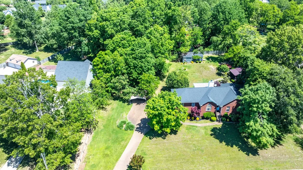 111 Terry Lane Cottontown TN 37048