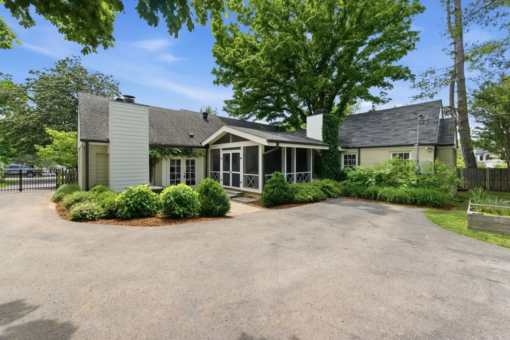 104 Brookfield Avenue Nashville TN 37205