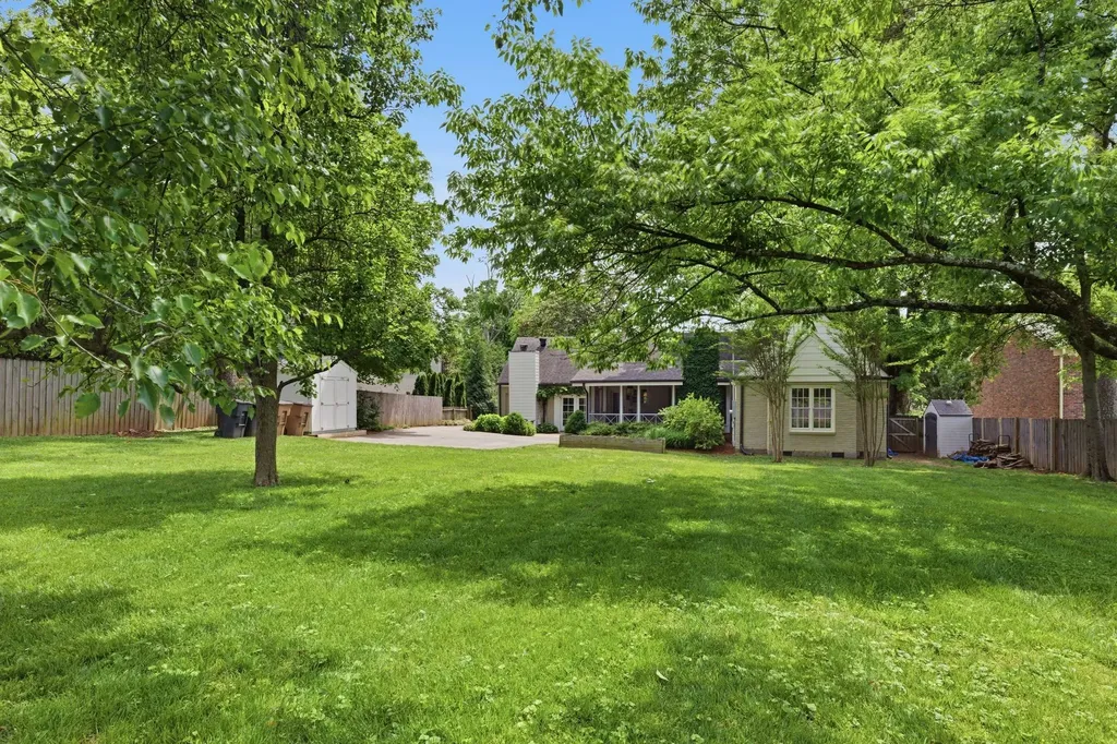 104 Brookfield Avenue Nashville TN 37205