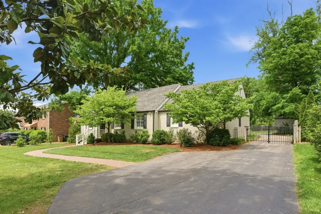 104 Brookfield Avenue Nashville TN 37205