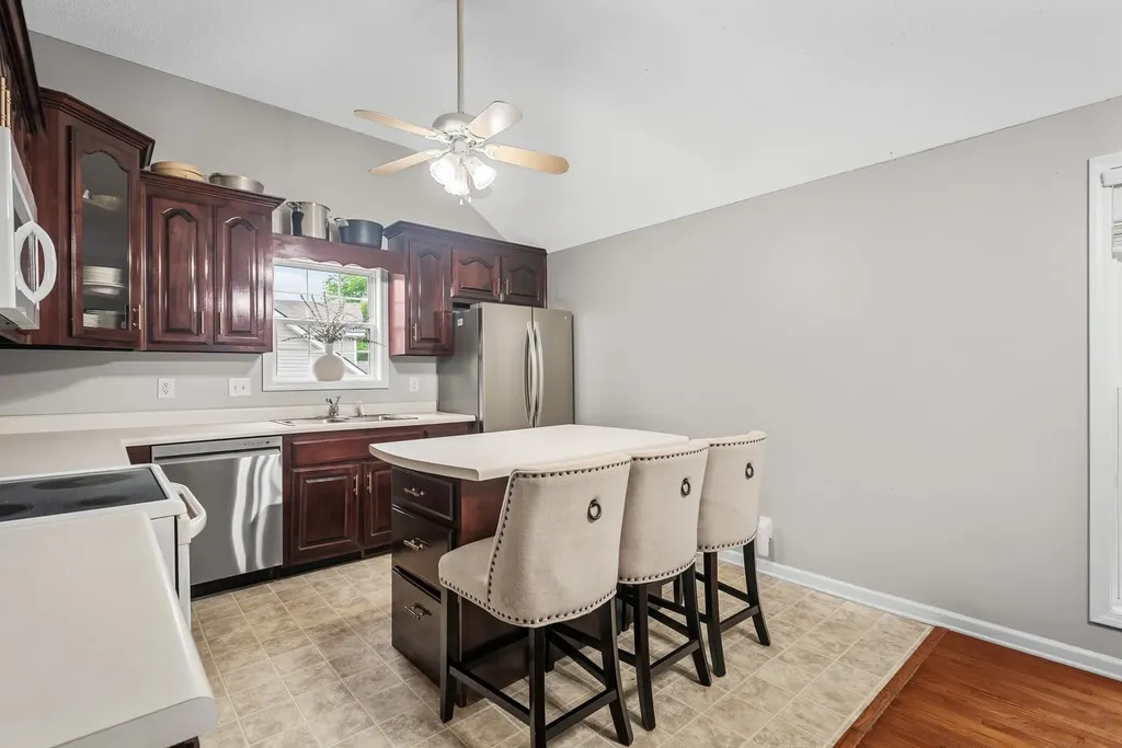 1691 Barrywood Cir, E Clarksville TN 37042