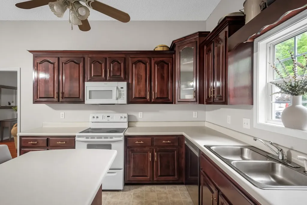 1691 Barrywood Cir, E Clarksville TN 37042