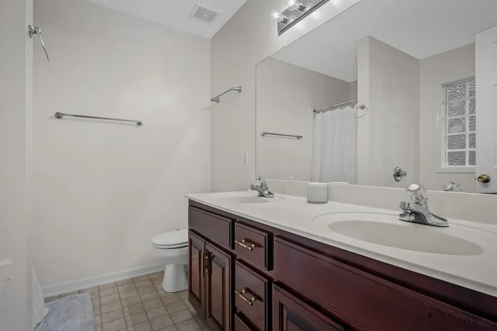 1691 Barrywood Cir, E Clarksville TN 37042