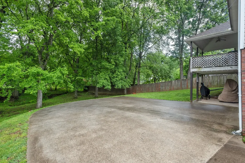 1691 Barrywood Cir, E Clarksville TN 37042