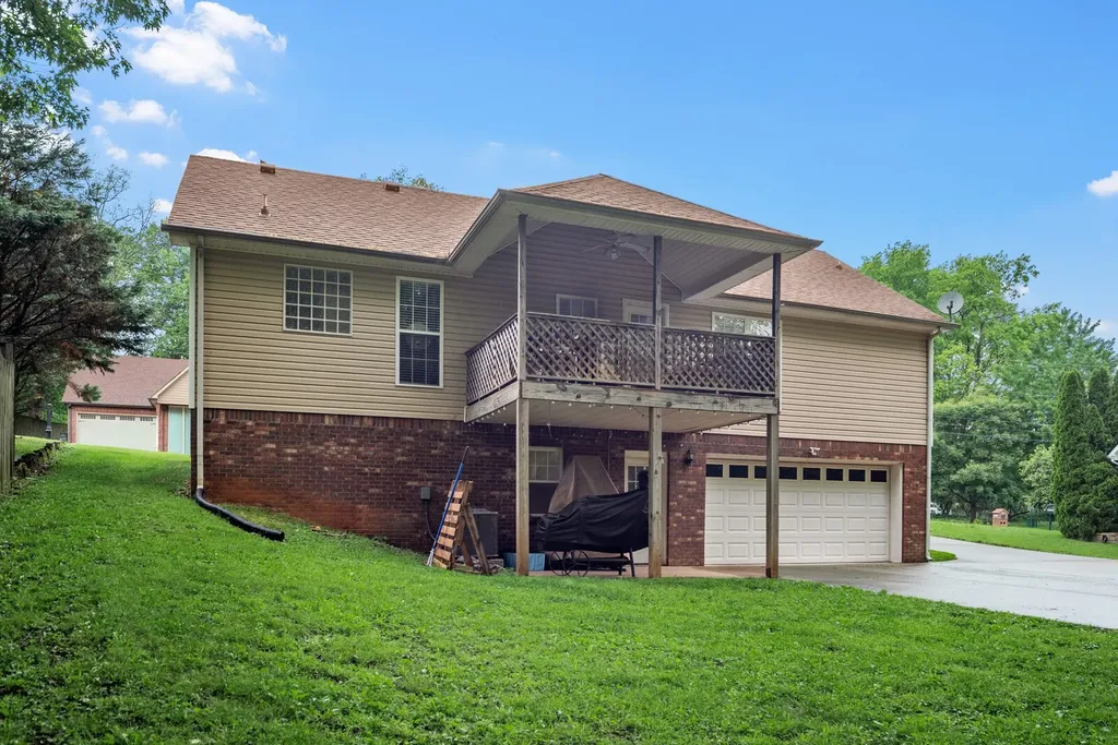 1691 Barrywood Cir, E Clarksville TN 37042