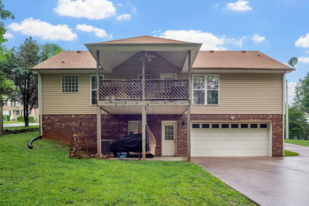 1691 Barrywood Cir, E Clarksville TN 37042