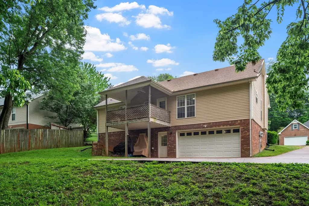 1691 Barrywood Cir, E Clarksville TN 37042