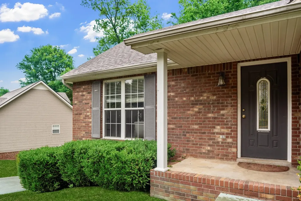 1691 Barrywood Cir, E Clarksville TN 37042