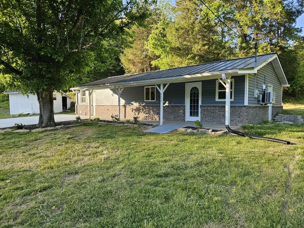 3337 Hartsville Road Lafayette TN 37083