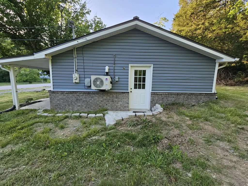 3337 Hartsville Road Lafayette TN 37083