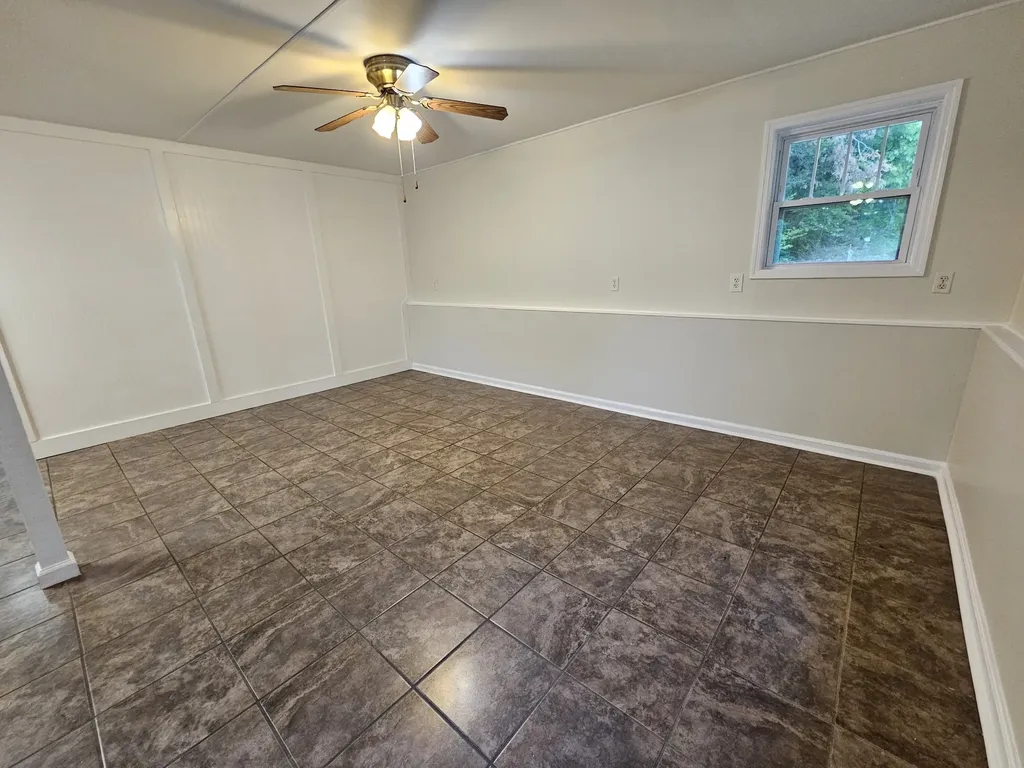3337 Hartsville Road Lafayette TN 37083